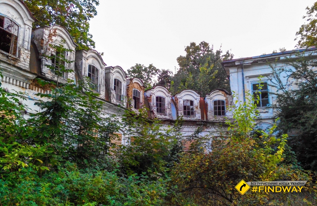 Заброшенный дворец Муравьевых-Апостолов, Хомутец