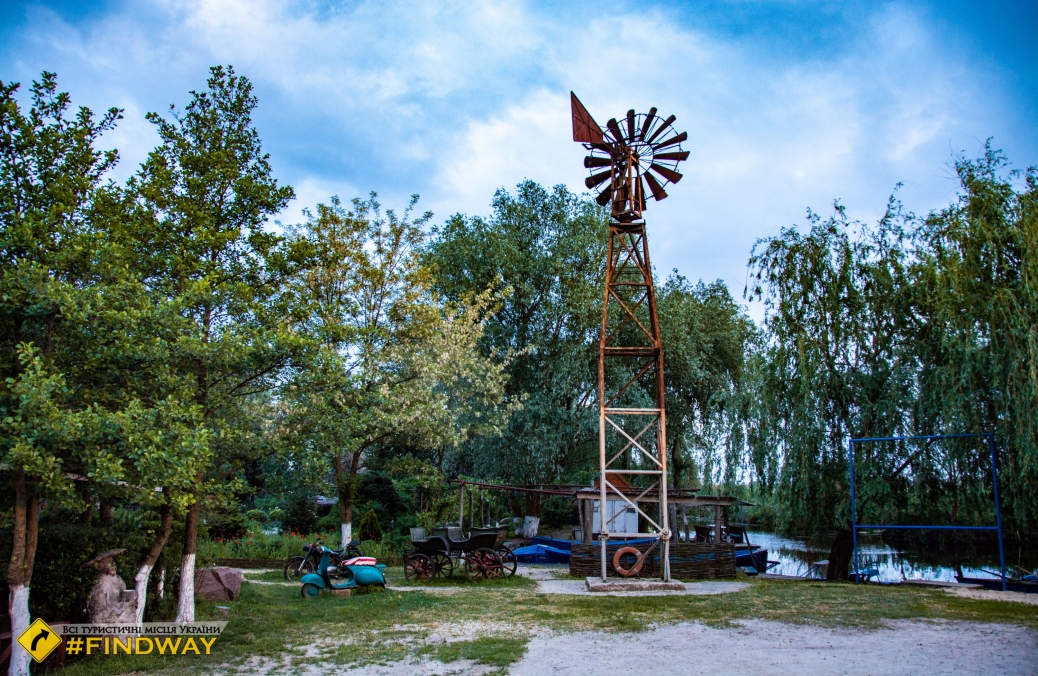 Museum of old things on green tourism hotel Chayka, Gola Pristan