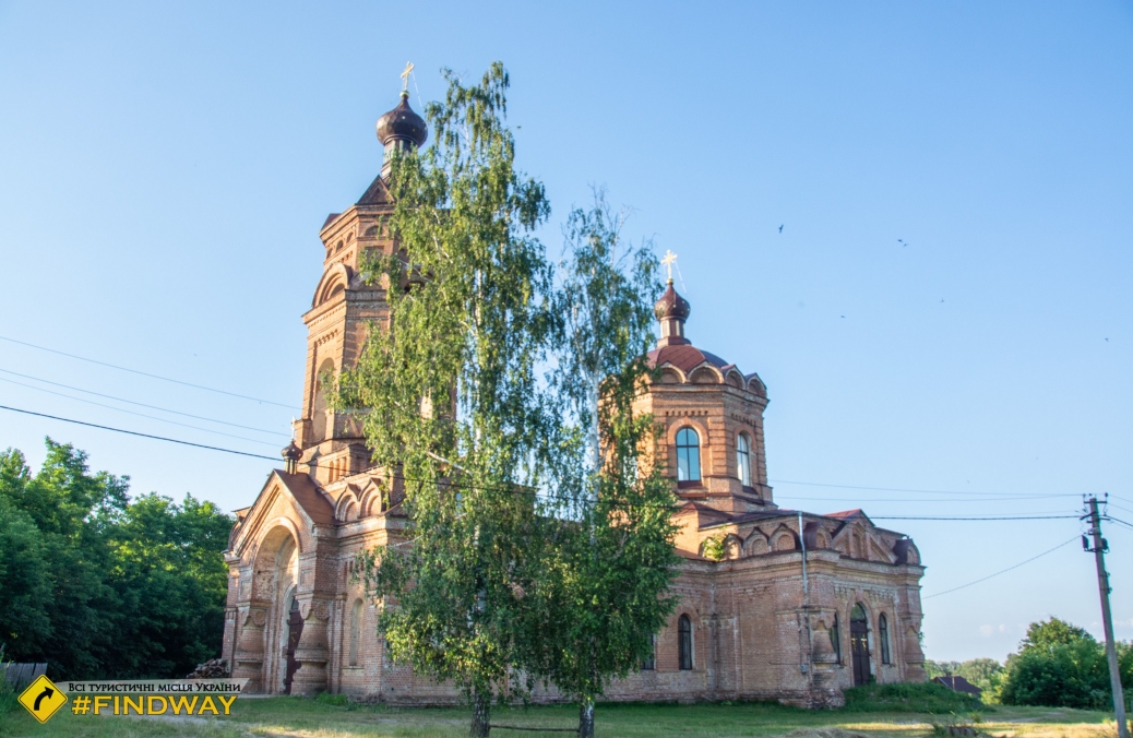 Миколаївська церква (1892р), Червлене