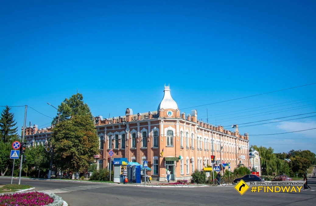 Архітектура центральної вулиці Воздвиженська, Зіньків