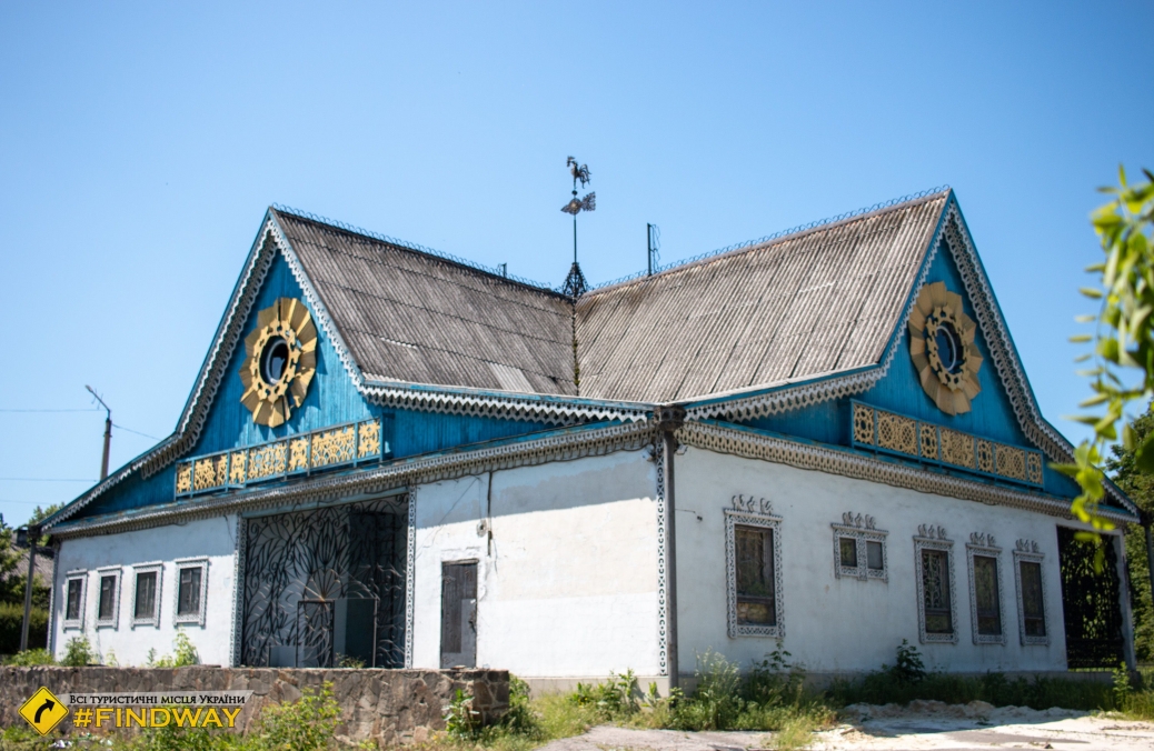 Заброшенный ресторан «Золотой петушок», Доброполье