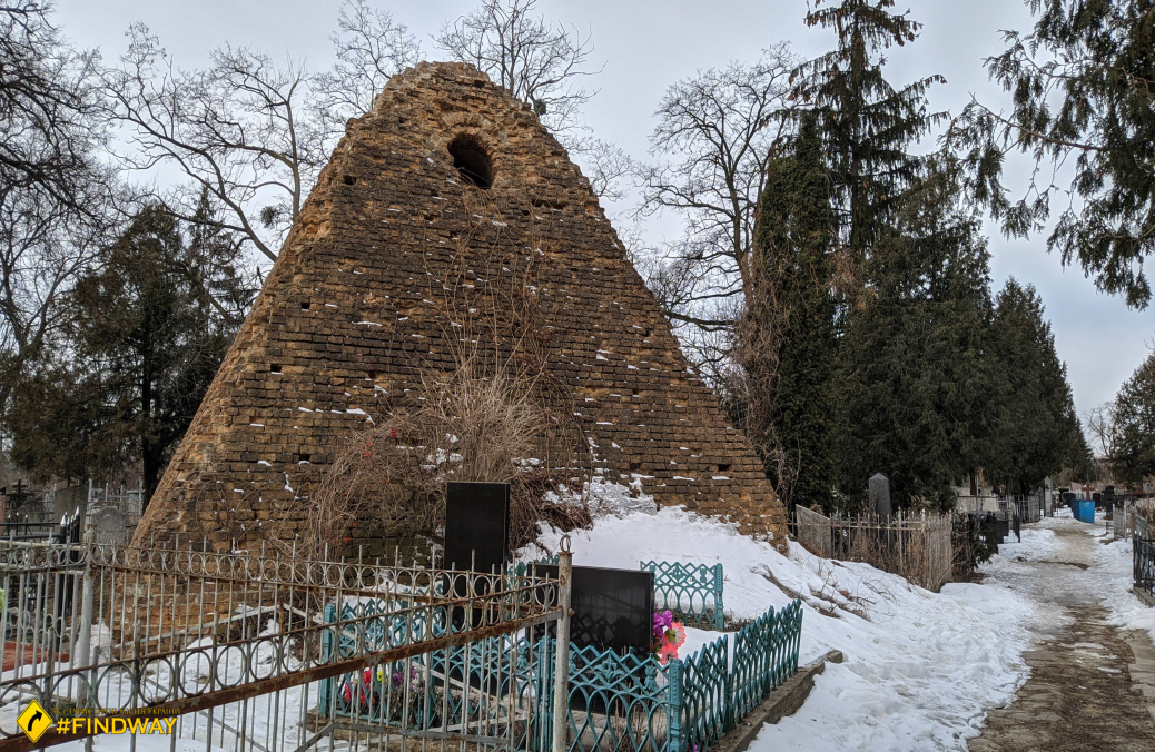 Abandoned pyramid-tomb, Sumy