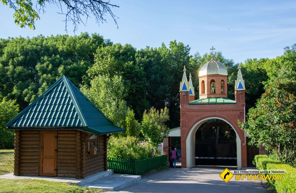 Holy Trinity Motronsky Monastery, Kholodny Yar