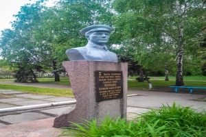 Памятник Т-34 привокзальной площади Лихачево, Первомайский