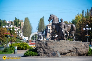 Памятник казаку «Кривой Рог»