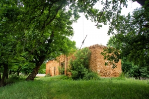 Руины старой церкви, Малыжино