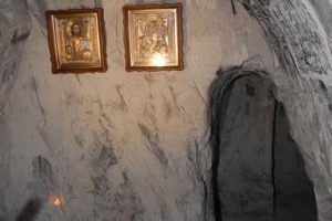 Преображенський печерний монастир, Наугольне