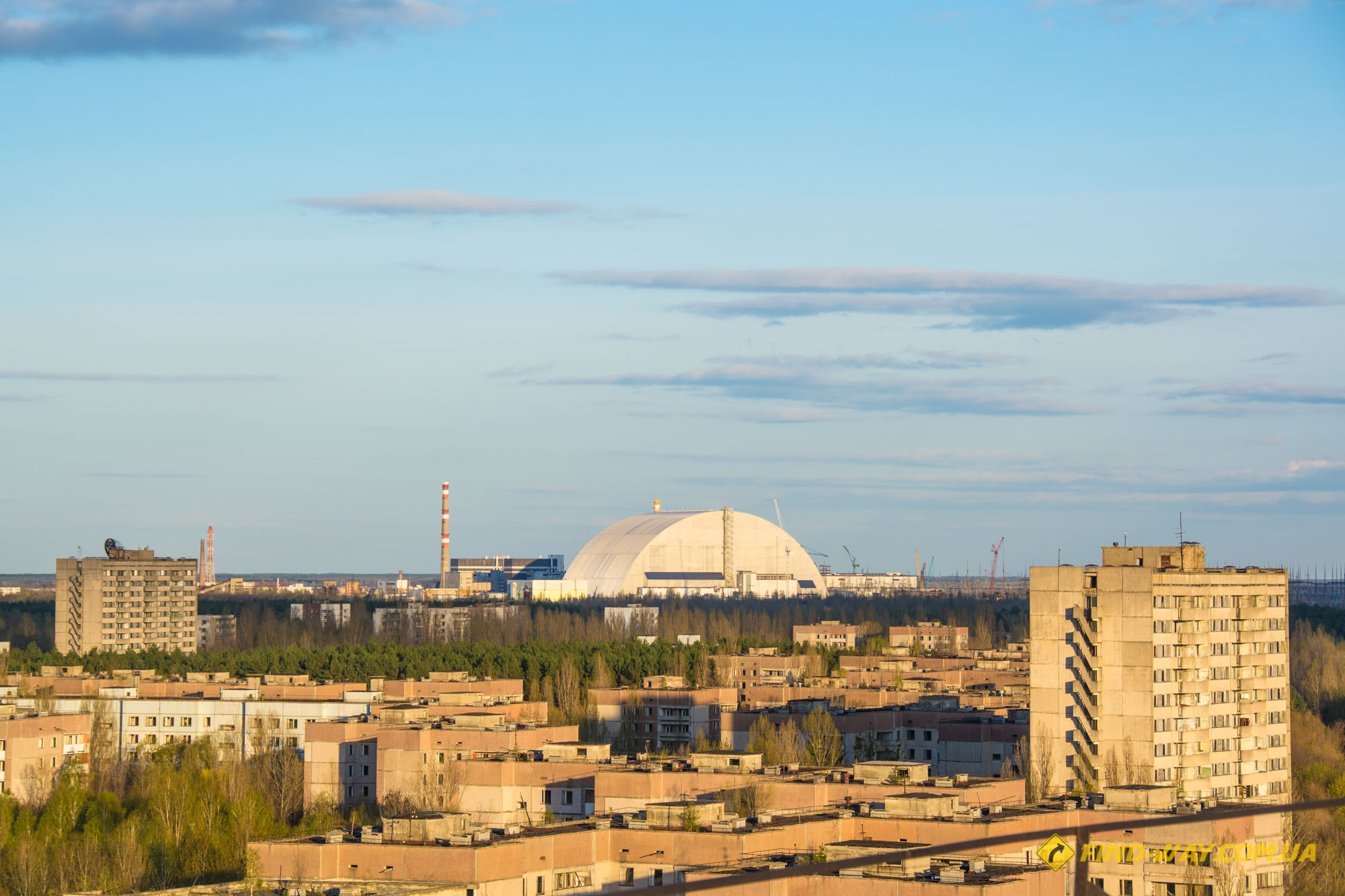 чернобыльская атомная электростанция 4ый энергоблок припять вид с крыши фотография с фудзиямы
